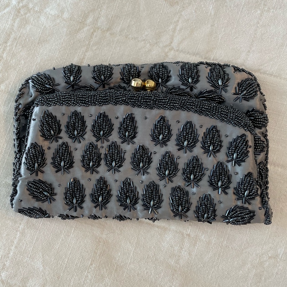 Vintage Charcoal Beaded Silk Kisslock Clutch - Picture 3 of 7